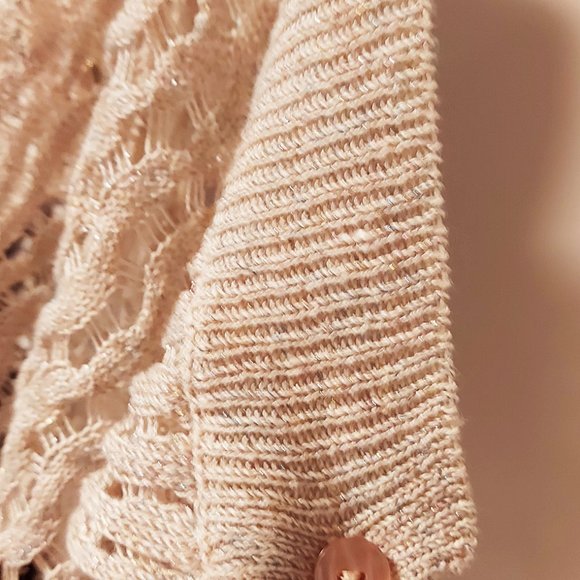 Anthropology Sparrow ~ small  warm ivory - Picture 5 of 10